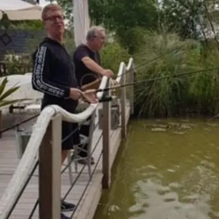 Semesterbostad Charmante Grange Renovee Avec Piscine Et Wifi - Fr-1-306-822 *