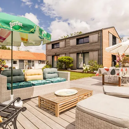 Semesterbostad Charmante Grange Renovee Avec Piscine Et Wifi - Fr-1-306-822