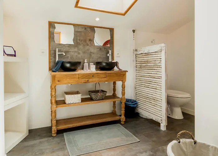 Ferienhaus Charmante Grange Renovee Avec Piscine Et Wifi - Fr-1-306-822